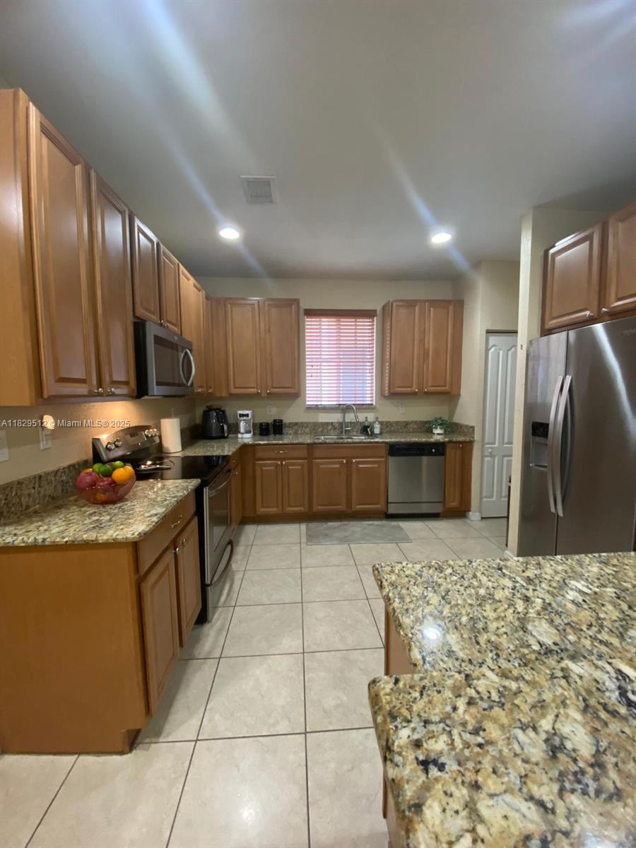 MANDARIN LAKES - Residential