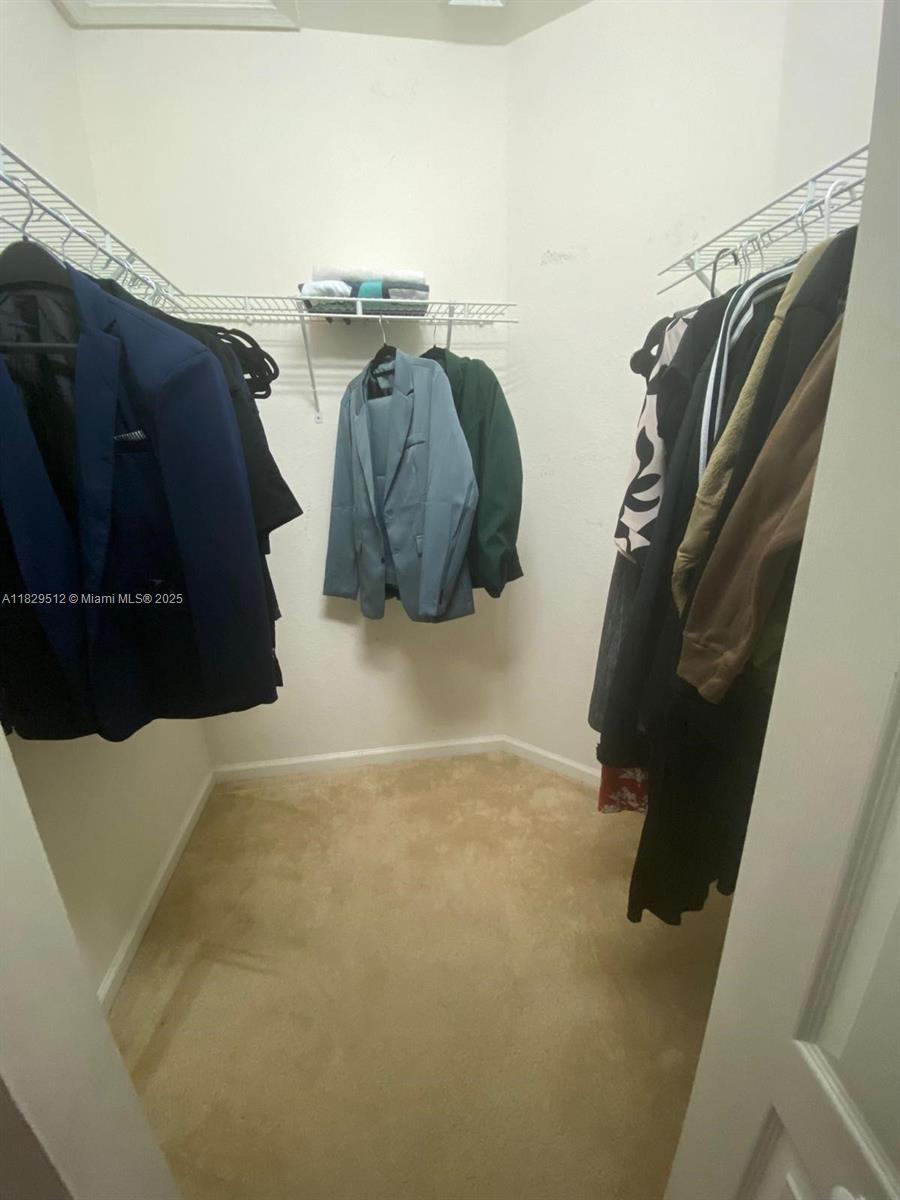 MANDARIN LAKES - Residential