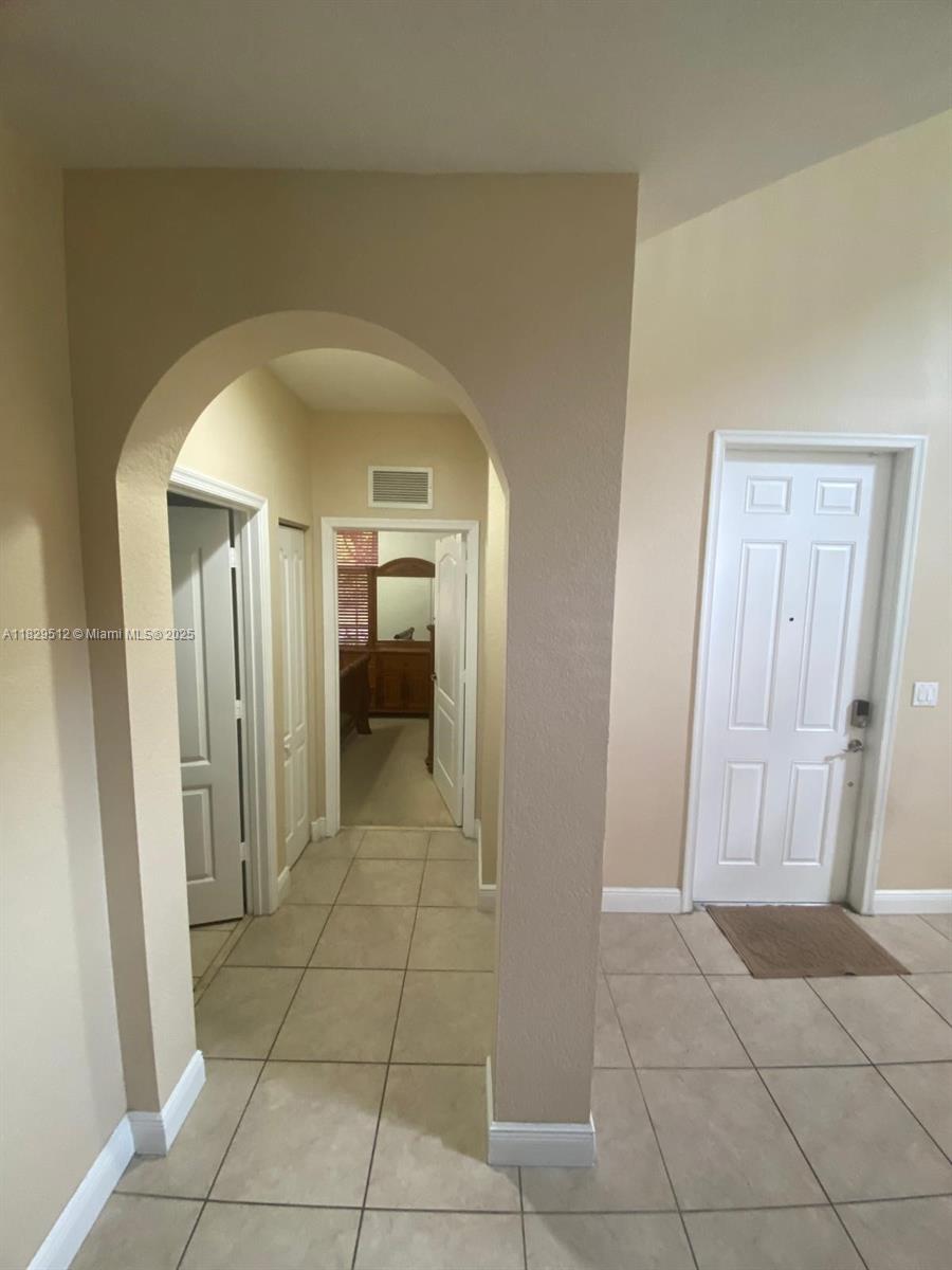 MANDARIN LAKES - Residential