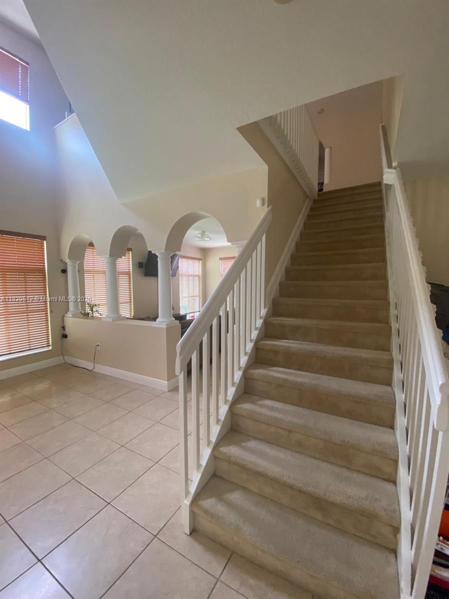 MANDARIN LAKES - Residential