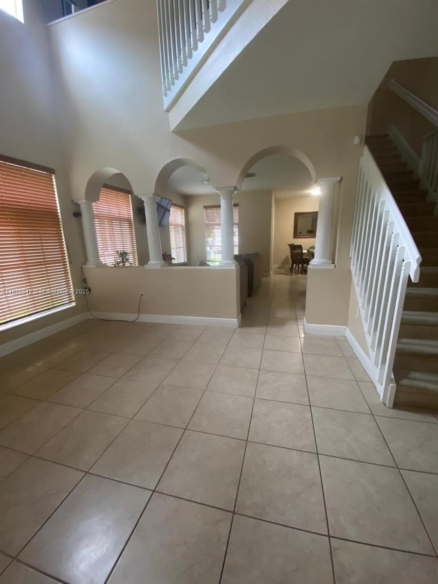 MANDARIN LAKES - Residential