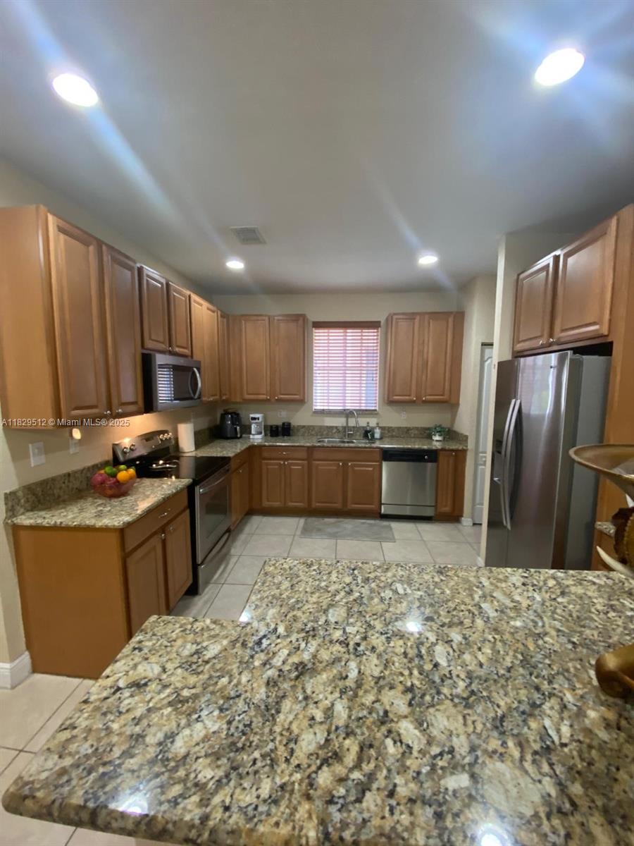 MANDARIN LAKES - Residential