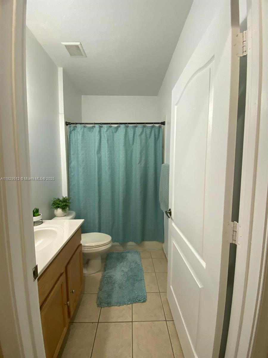 MANDARIN LAKES - Residential