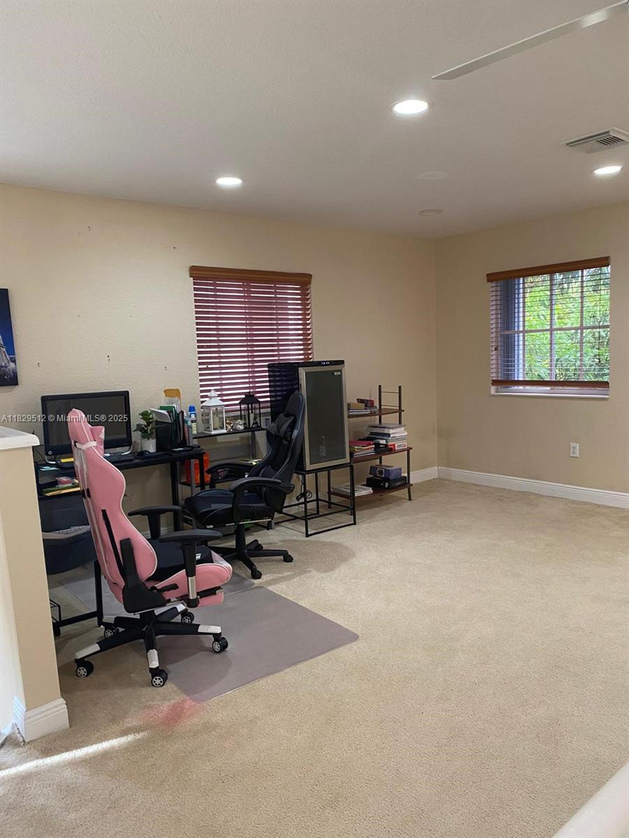 MANDARIN LAKES - Residential