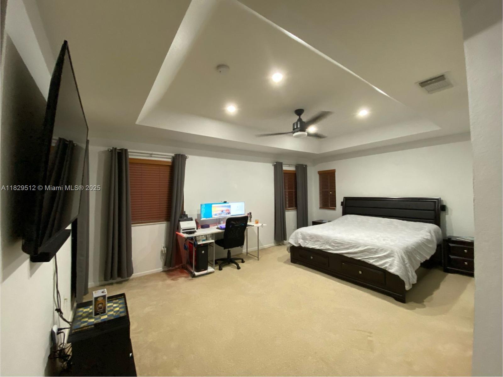 MANDARIN LAKES - Residential