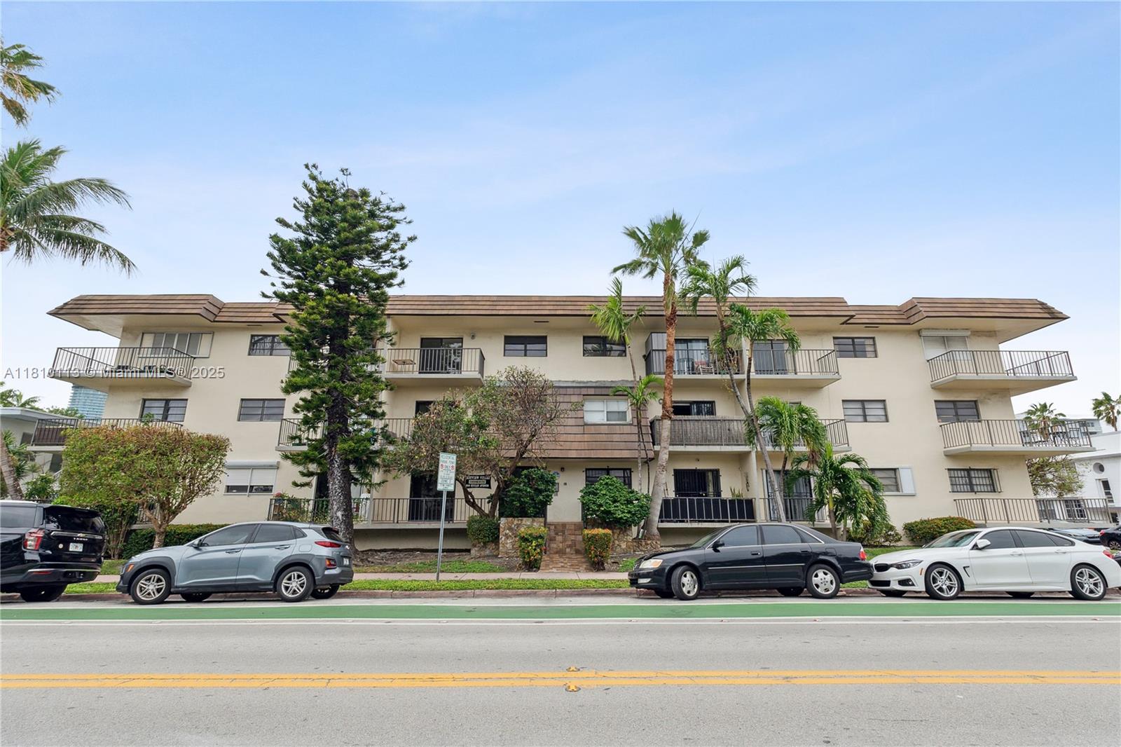 Rental Property at 950 Euclid Ave 301, Miami Beach, Miami-Dade County, Florida - Bedrooms: 2 
Bathrooms: 2  - $2,900 MO.
