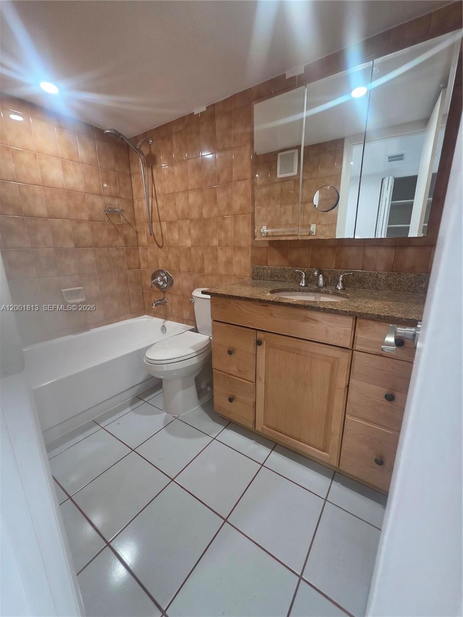 KENDALL HEIGHTS CONDO - Residential Lease