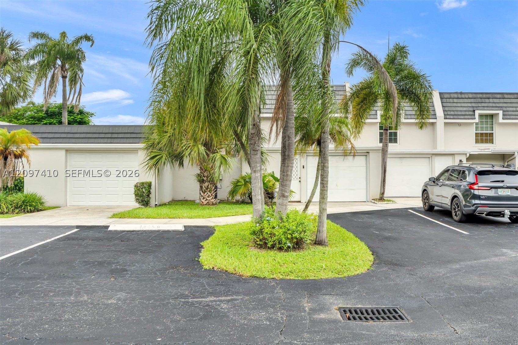 View photos, virtual tours, details... 18958 Bobolink Dr