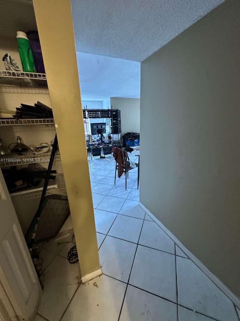 GARDEN LAKES OF INVERRARY - Residential