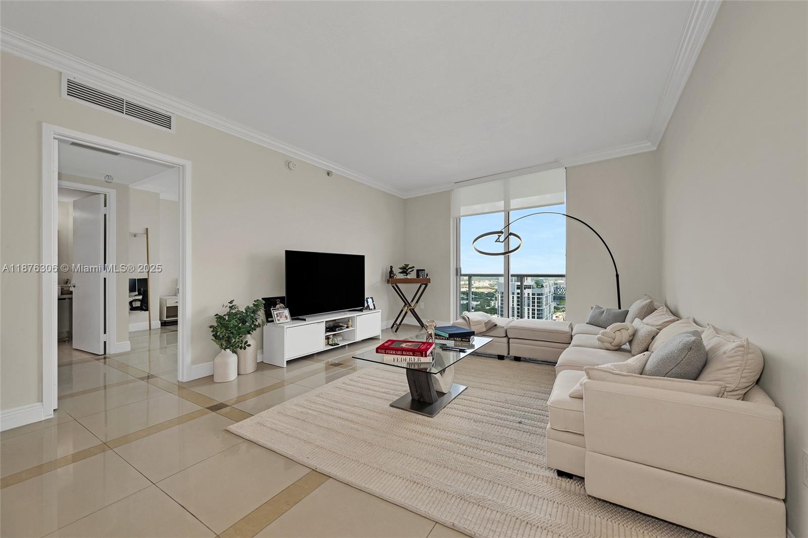 185 SW 7th St 4201