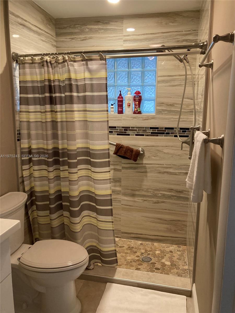 HIGH POINT WEST CONDO 2 - Residential