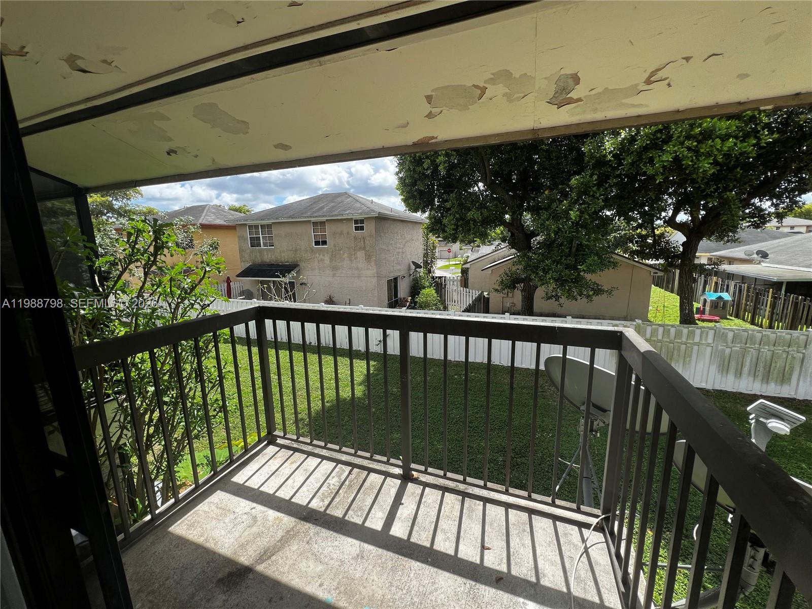 SHAKER WOODS VILLAGE - Residential