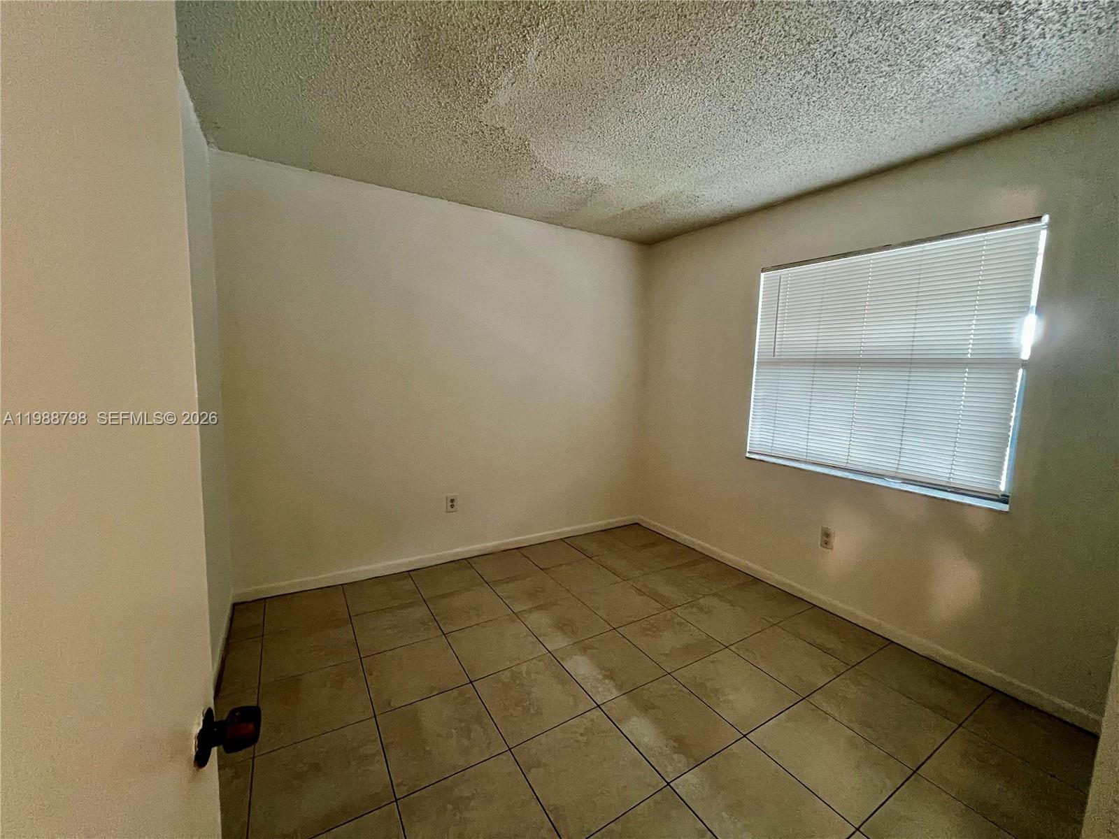 SHAKER WOODS VILLAGE - Residential