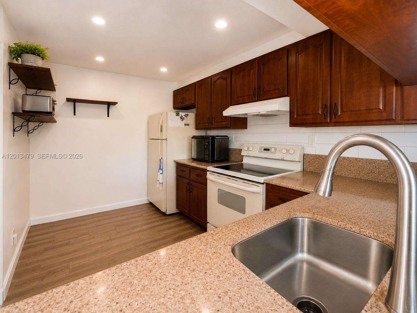 MIRAMAR CLUB CONDOMINIUM - Residential