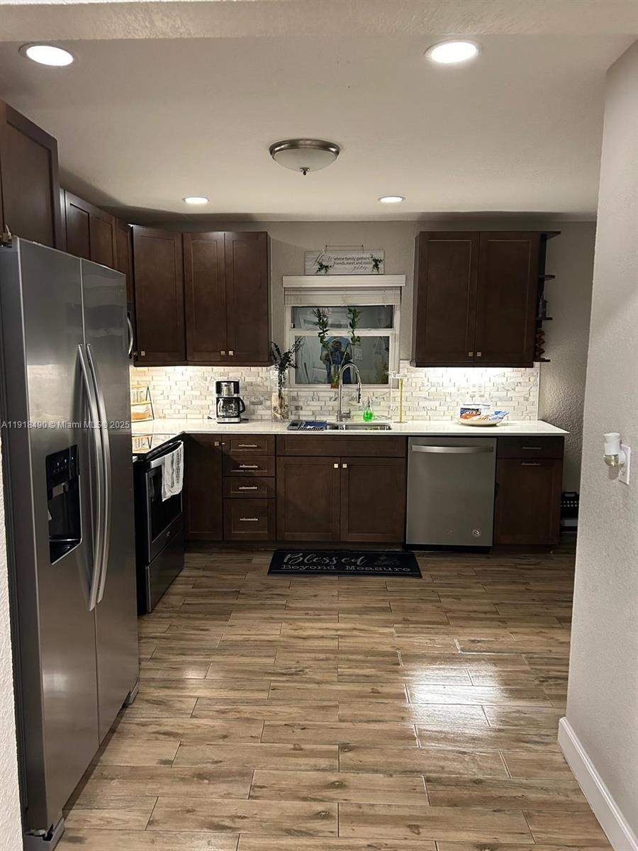 NORTH ANDREWS TERRACE FIR - Residential Lease