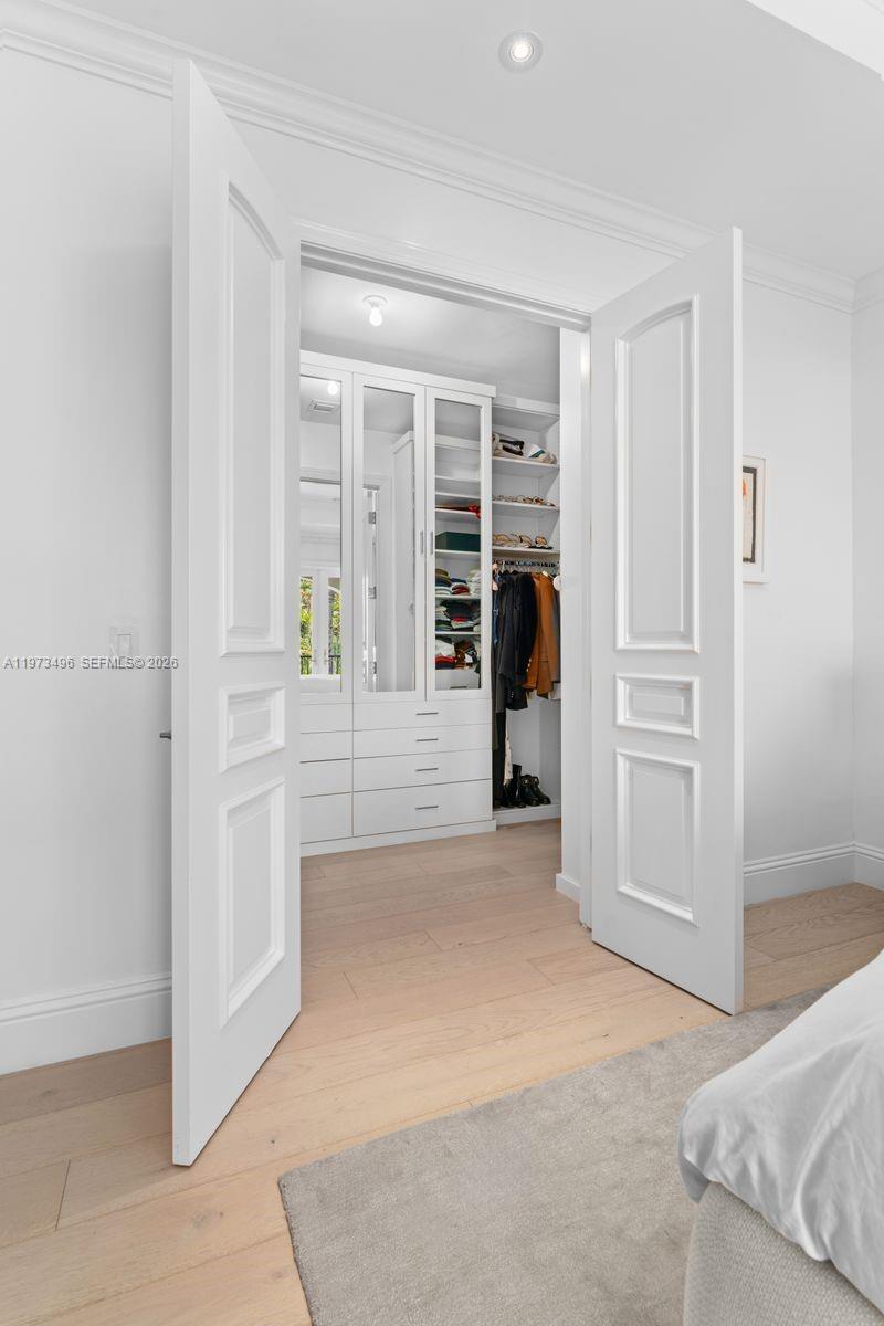 BAY HARBOR ISLAND - Residential