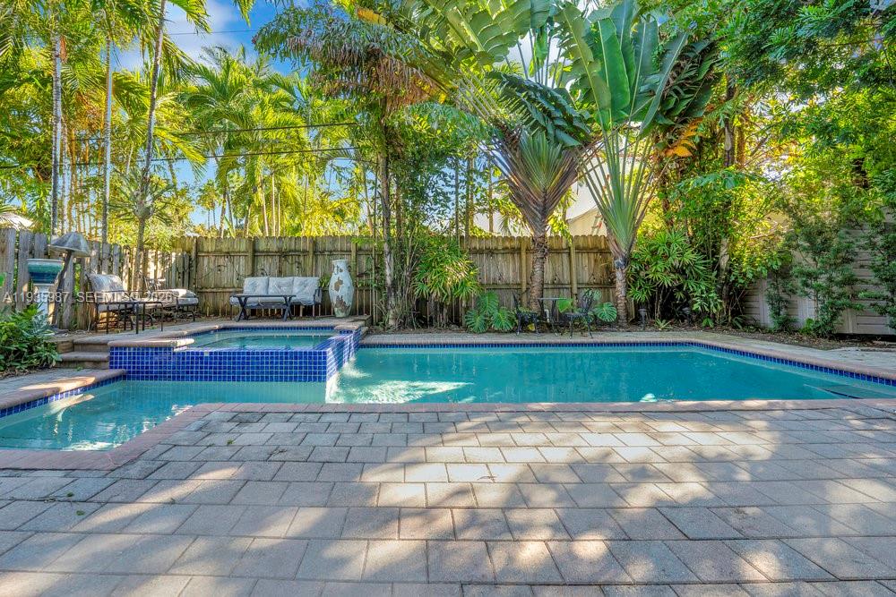 BELLE MEADE OF MIA SEC 1 - Residential