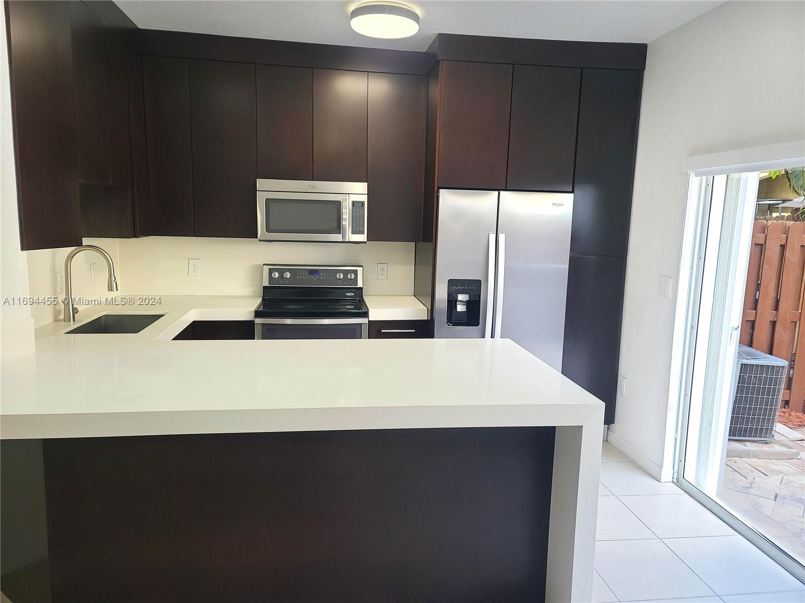 8247 Nw 108th Ct Ct 4-17, Doral, Miami-Dade County, Florida - 3 Bedrooms  
3 Bathrooms - 