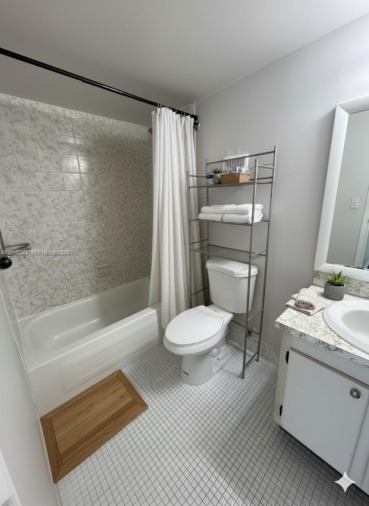 WOODSIDE APTS CONDO - Residential