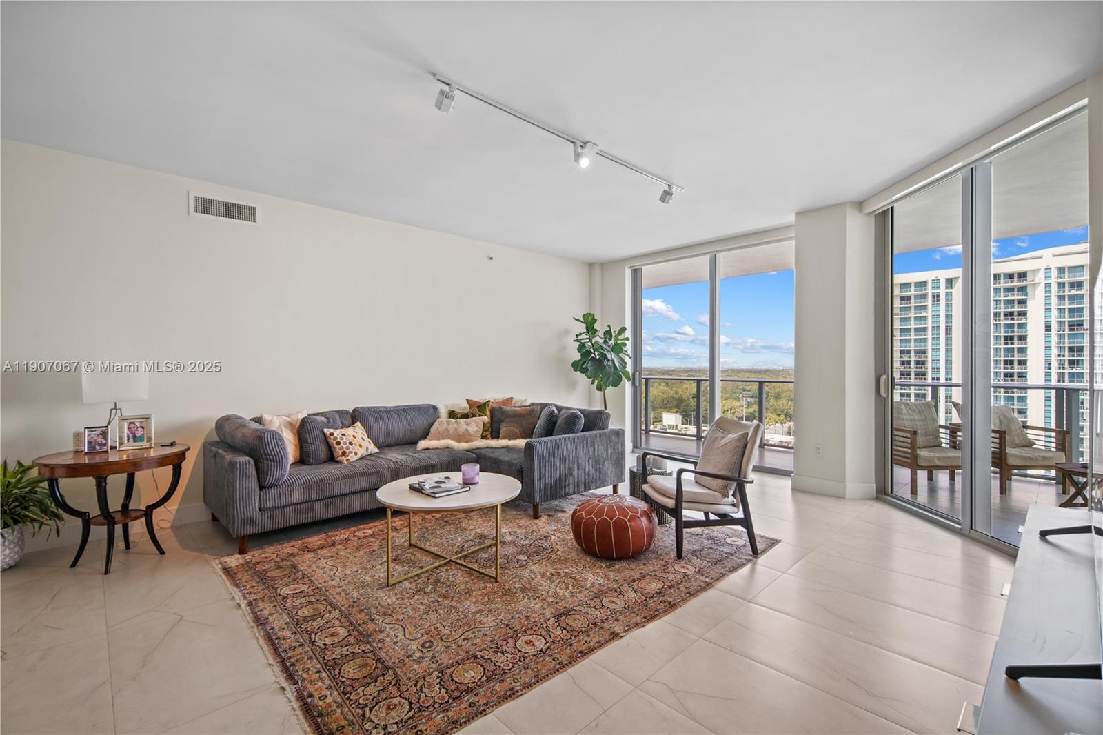 MARINA PALMS RESIDENCES S - Residential