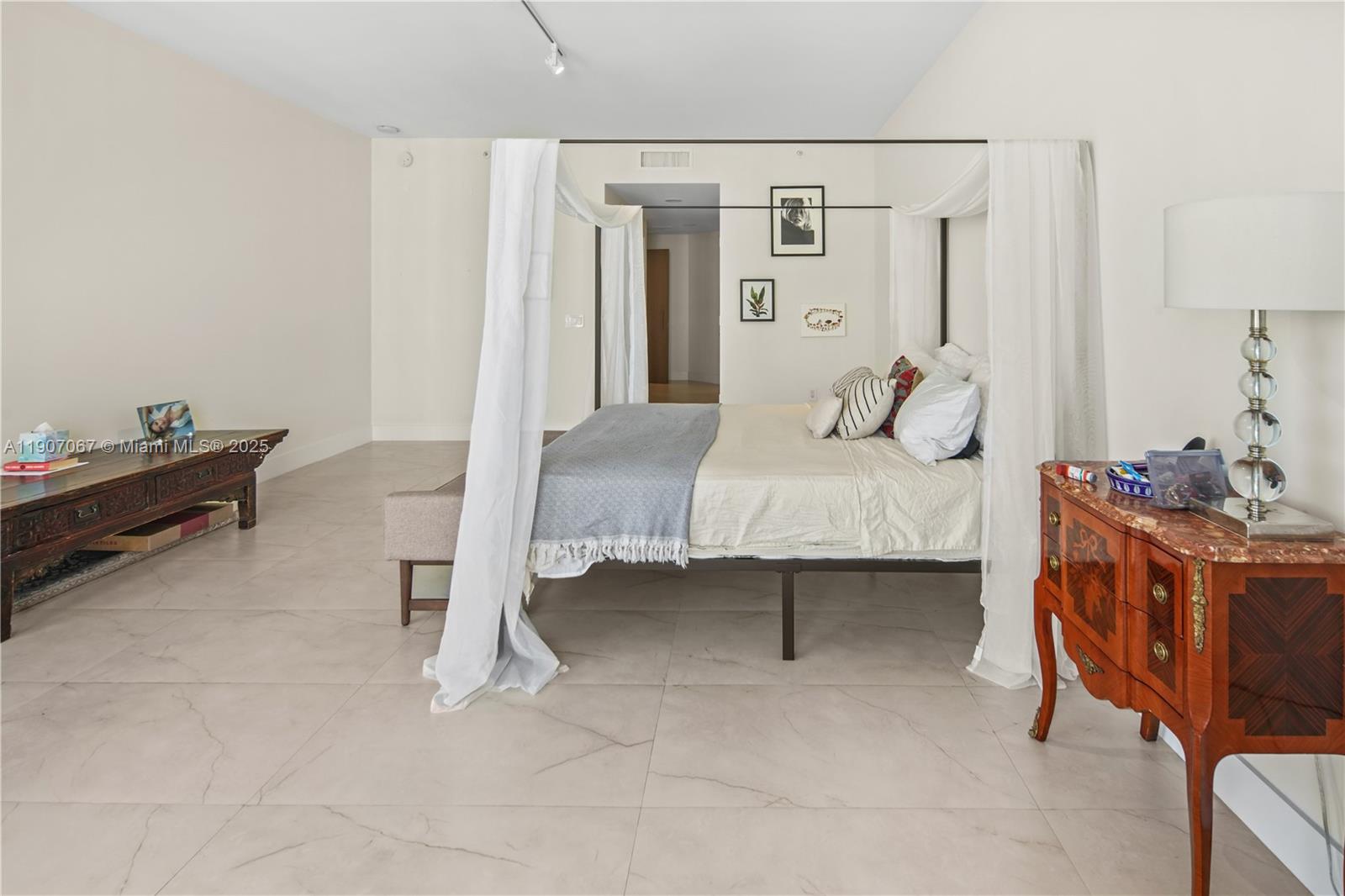 MARINA PALMS RESIDENCES S - Residential