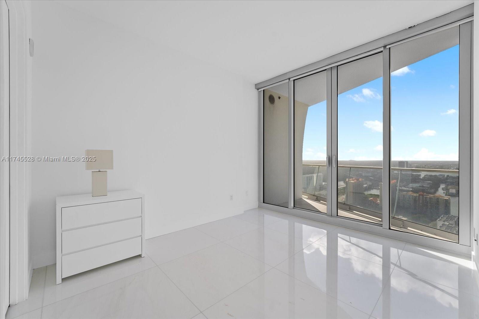 JADE SIGNATURE CONDO - Residential