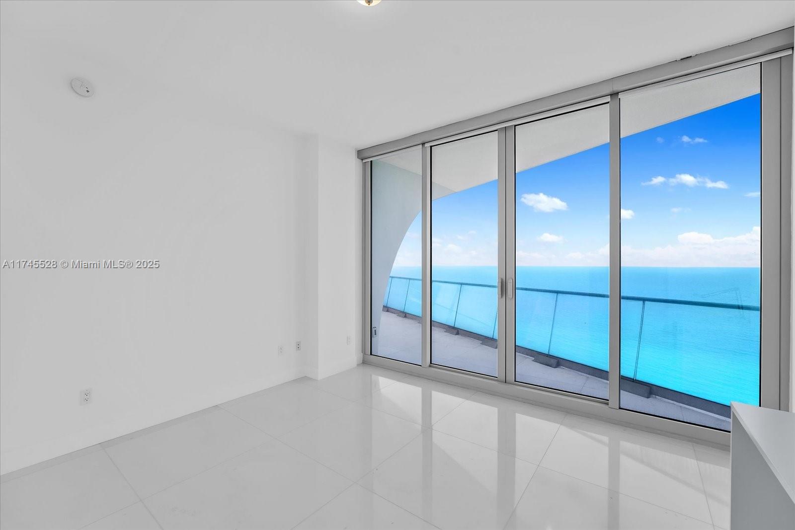 JADE SIGNATURE CONDO - Residential