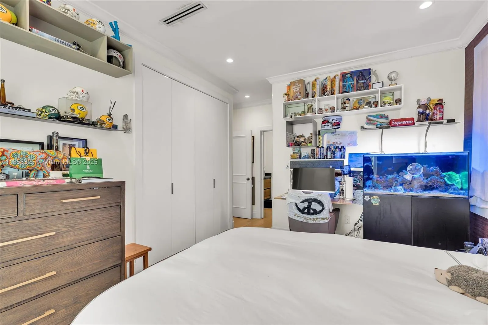 Key Biscayne, Florida 33149, United States, 6 Bedrooms Bedrooms, ,6 BathroomsBathrooms,Residential,Active,190638