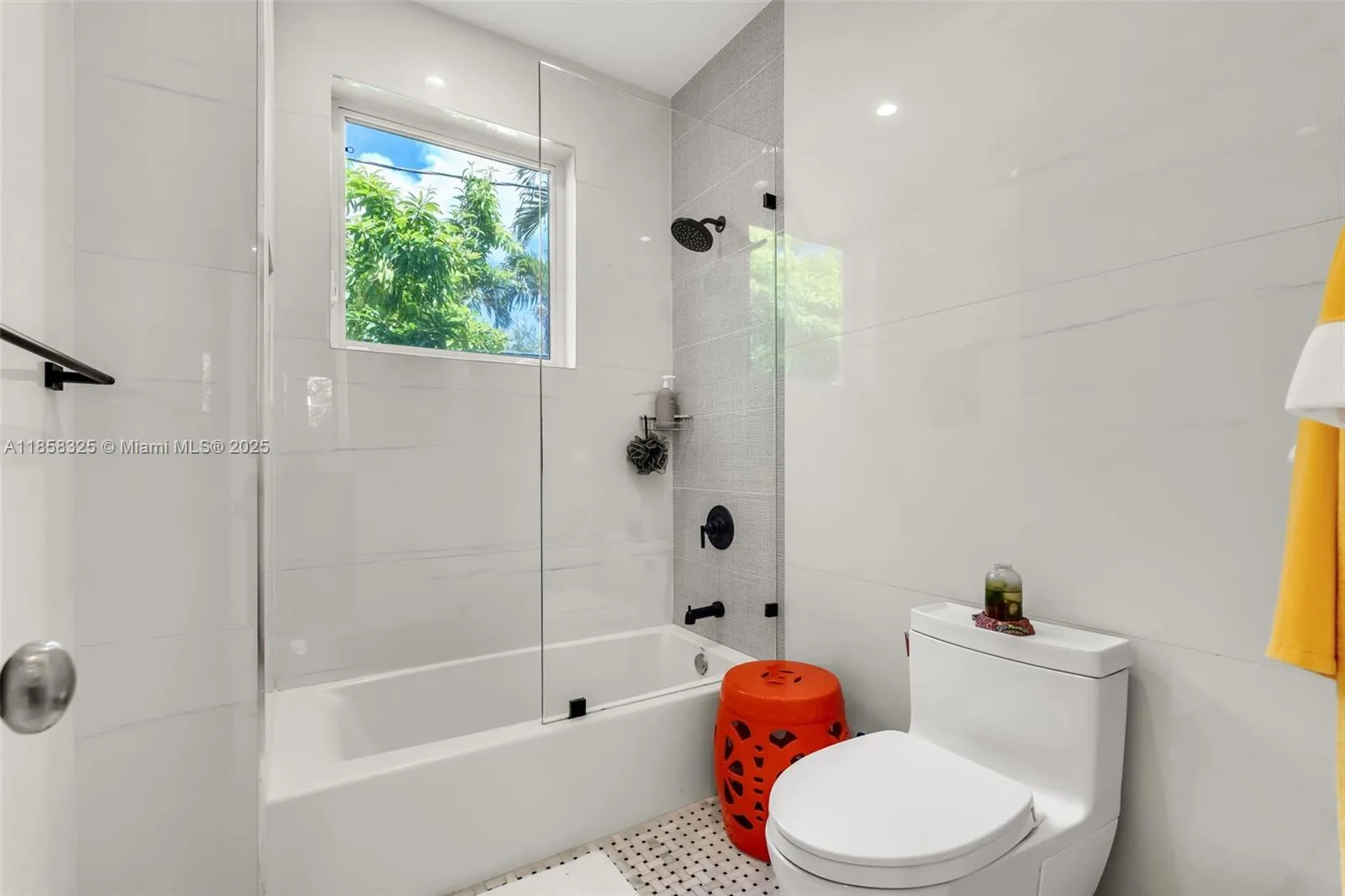 Key Biscayne, Florida 33149, United States, 6 Bedrooms Bedrooms, ,6 BathroomsBathrooms,Residential,Active,190638