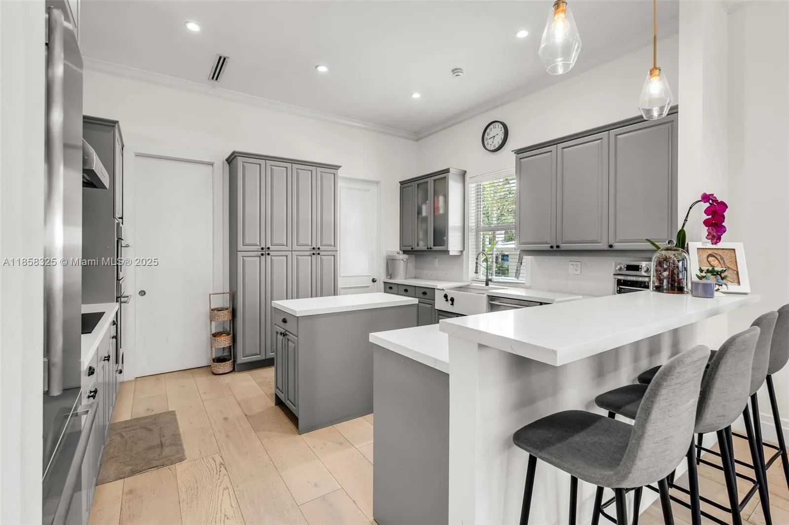 Key Biscayne, Florida 33149, United States, 6 Bedrooms Bedrooms, ,6 BathroomsBathrooms,Residential,Active,190638