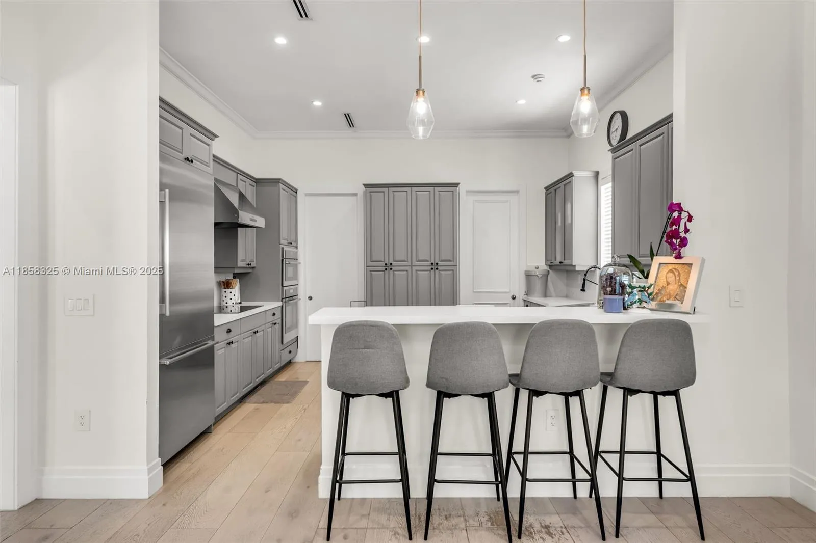 Key Biscayne, Florida 33149, United States, 6 Bedrooms Bedrooms, ,6 BathroomsBathrooms,Residential,Active,190638