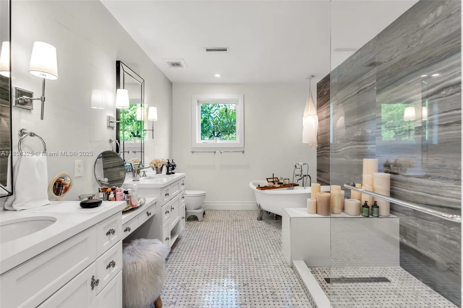 Key Biscayne, Florida 33149, United States, 6 Bedrooms Bedrooms, ,6 BathroomsBathrooms,Residential,Active,190638