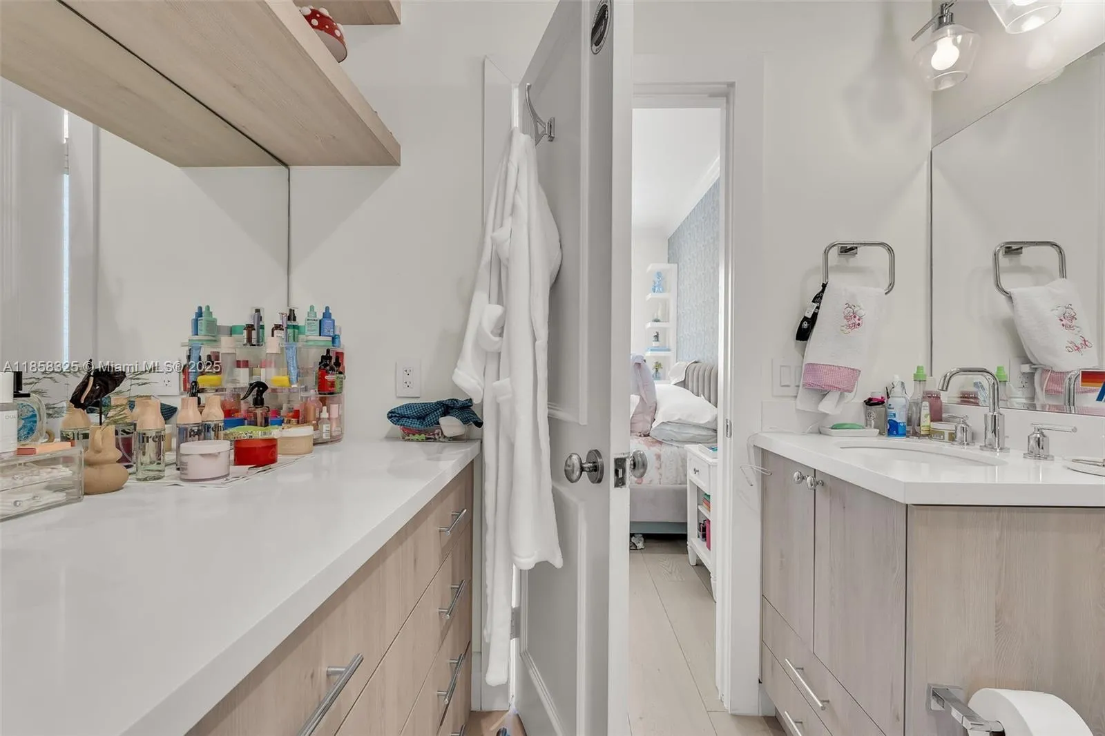 Key Biscayne, Florida 33149, United States, 6 Bedrooms Bedrooms, ,6 BathroomsBathrooms,Residential,Active,190638