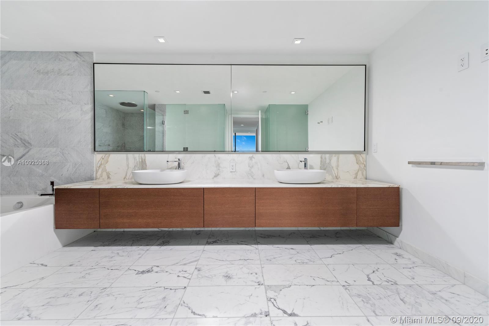 OCEANA BAL HARBOUR CONDO - Residential