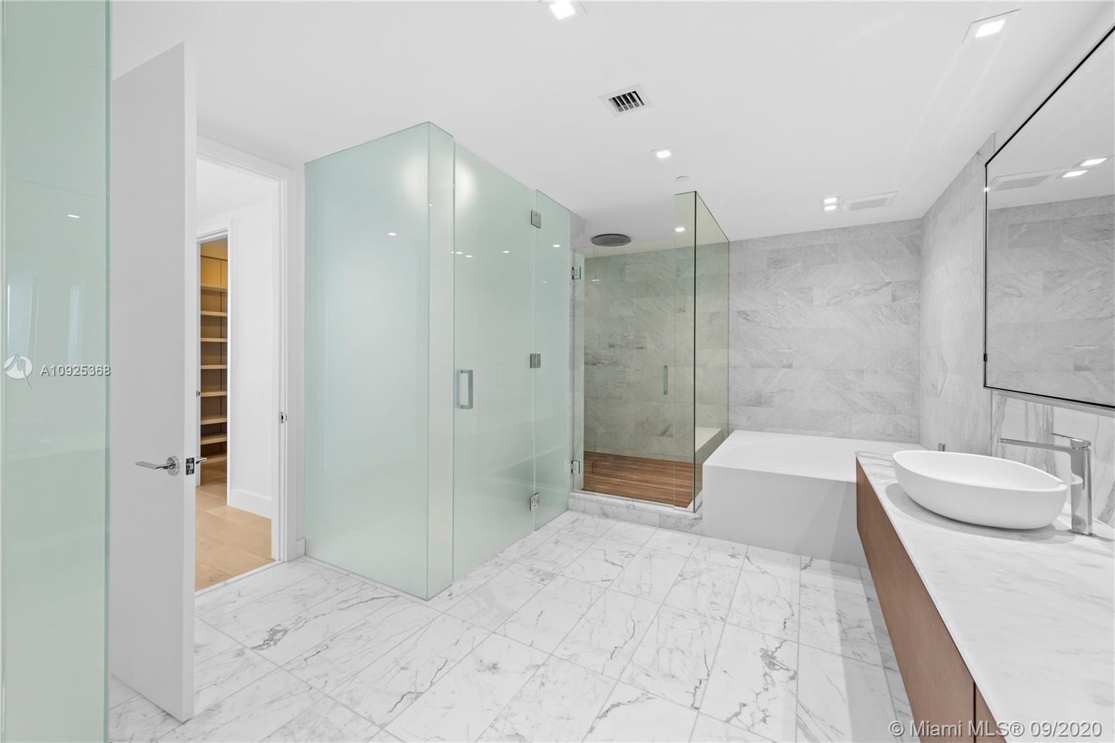 OCEANA BAL HARBOUR CONDO - Residential