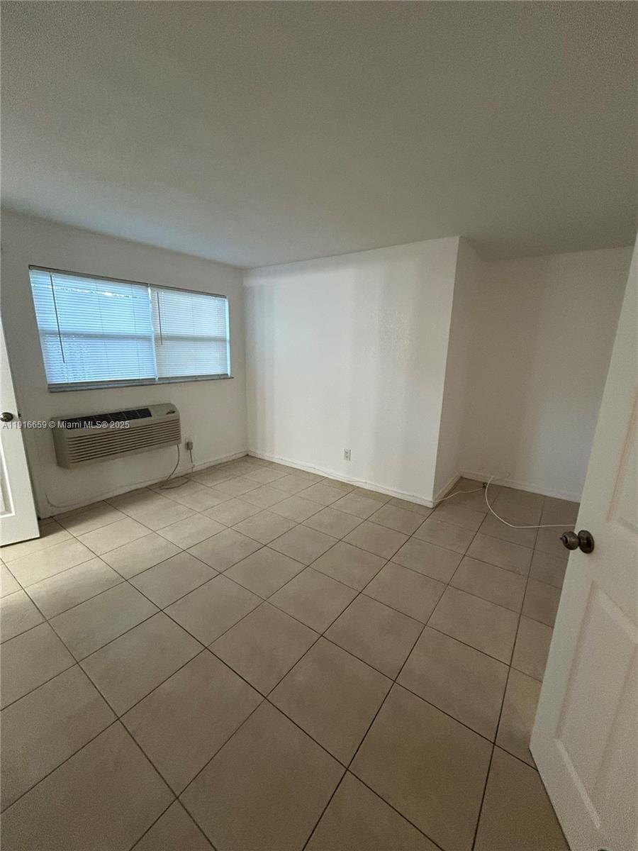 RIVERSIDE NO 3 - Residential Lease