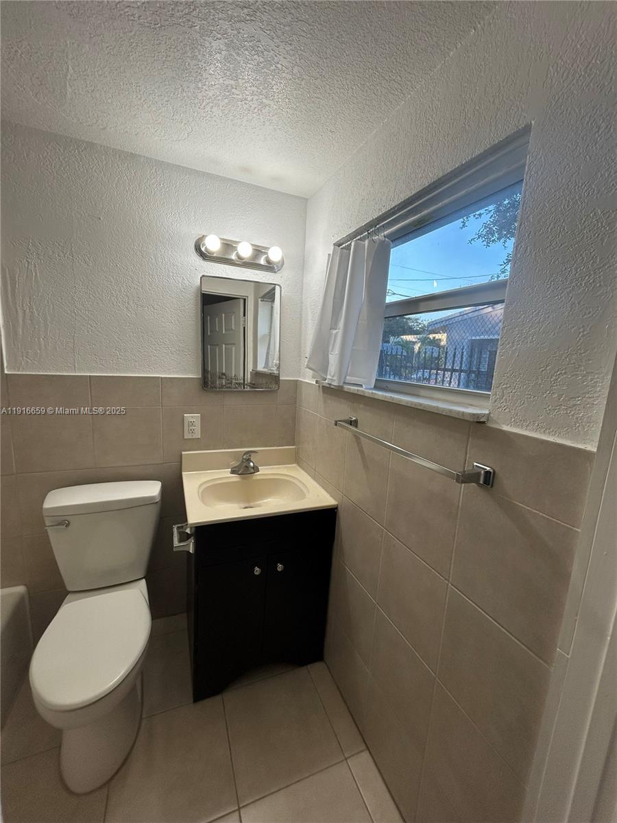 RIVERSIDE NO 3 - Residential Lease