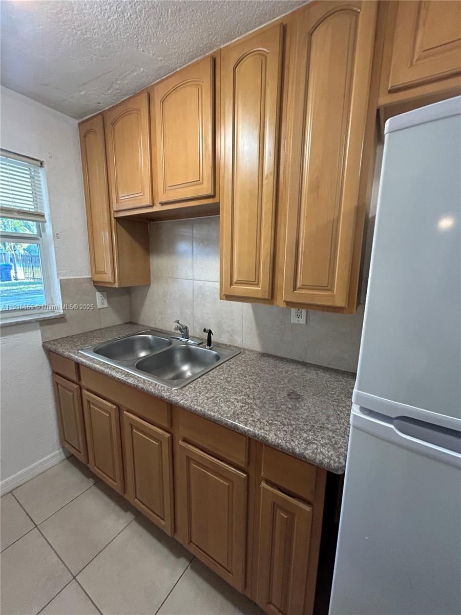 RIVERSIDE NO 3 - Residential Lease