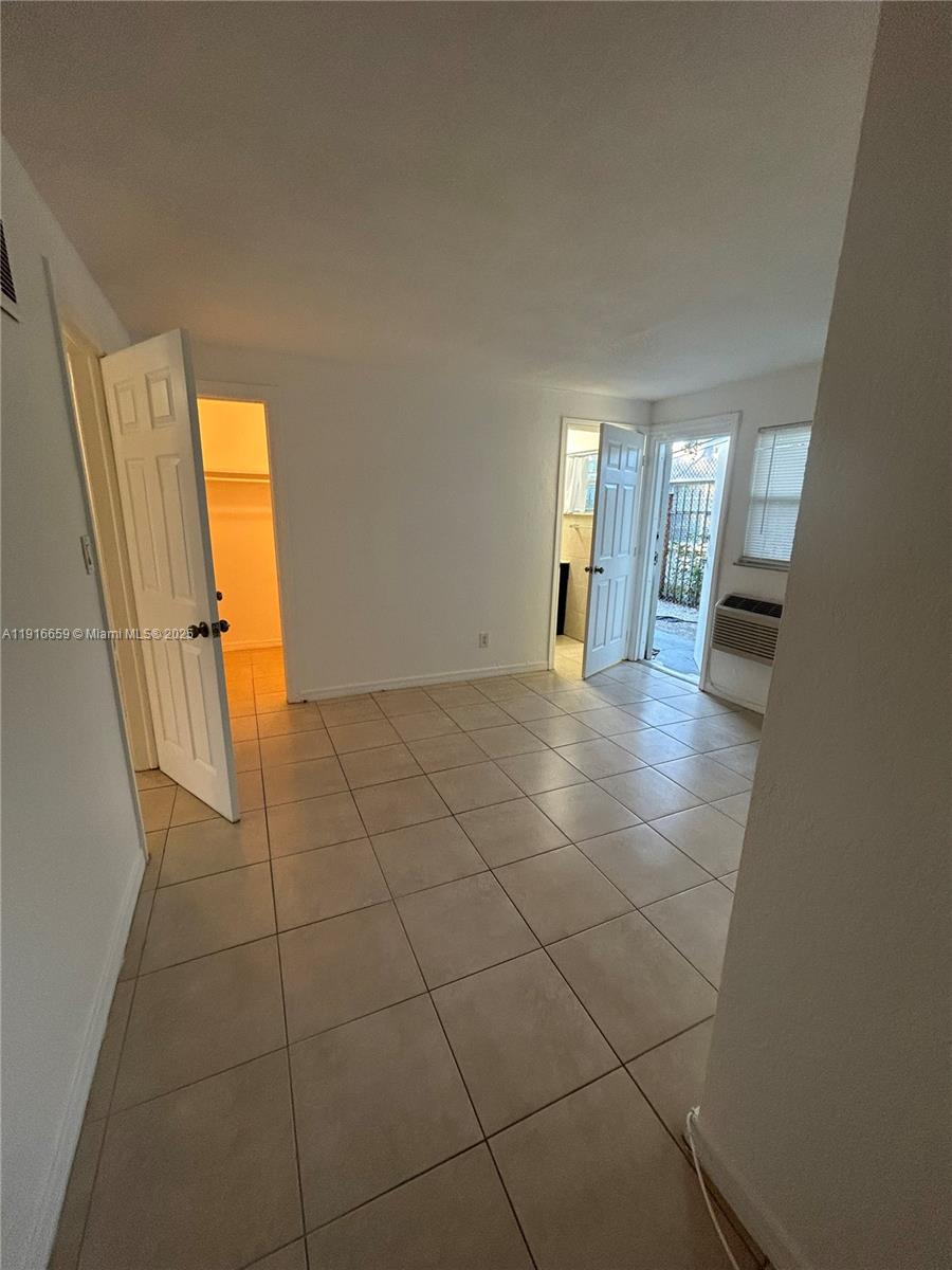 RIVERSIDE NO 3 - Residential Lease