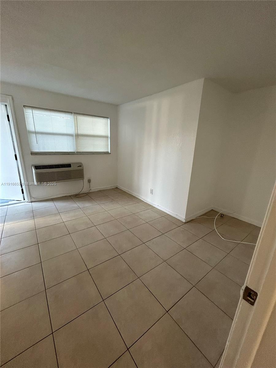 RIVERSIDE NO 3 - Residential Lease