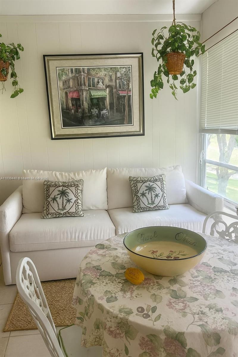 Oriole Golf &Tennis Club - Residential