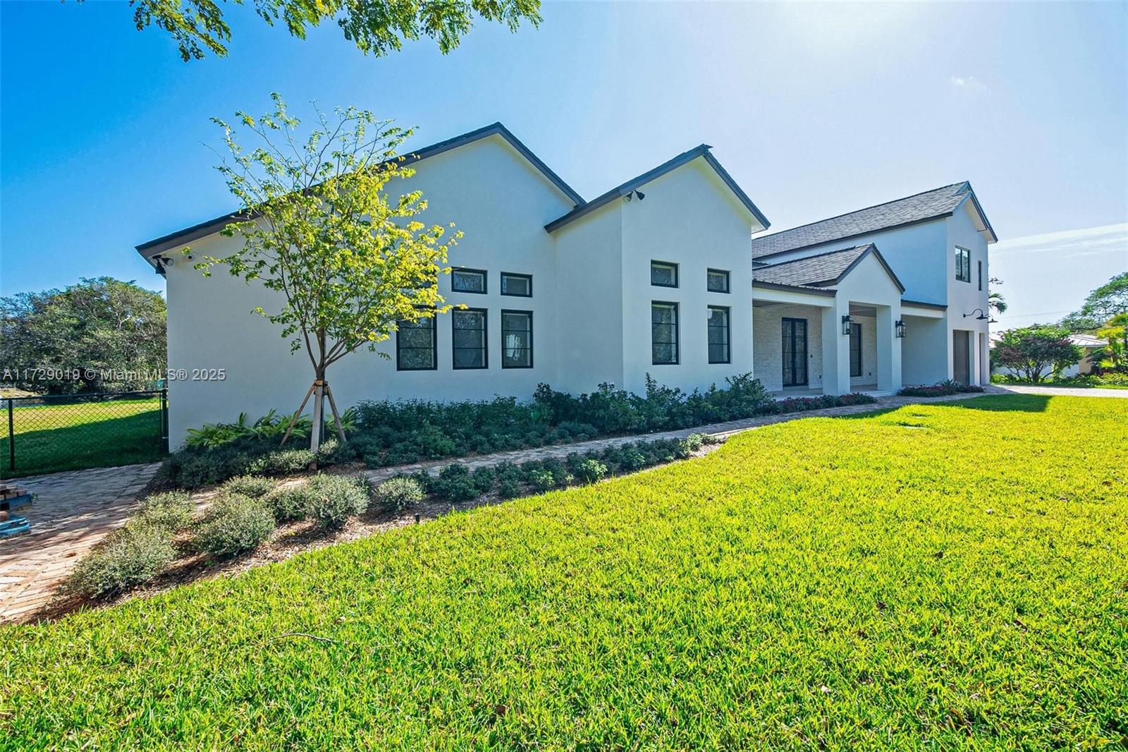 KENDALL PARK ESTATES - Residential