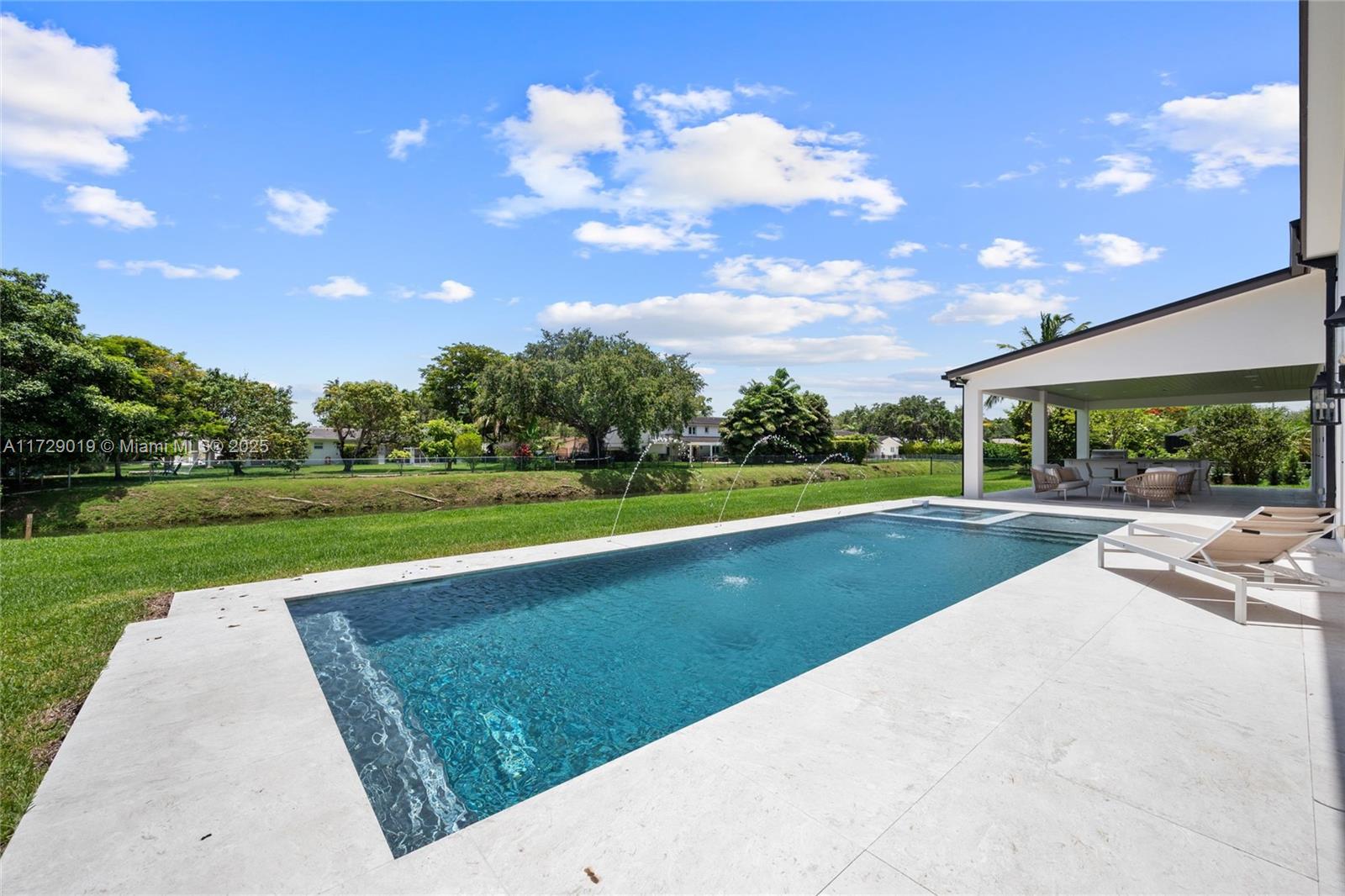 KENDALL PARK ESTATES - Residential