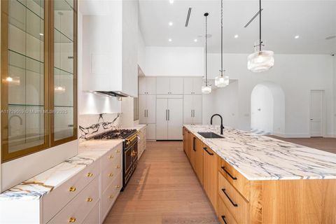 A home in Pinecrest
