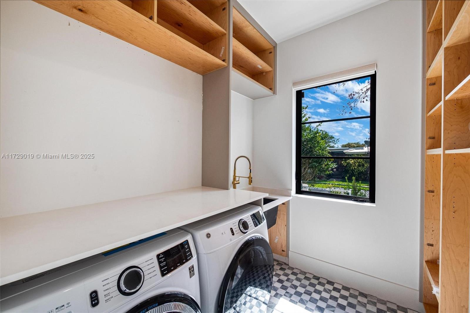 KENDALL PARK ESTATES - Residential