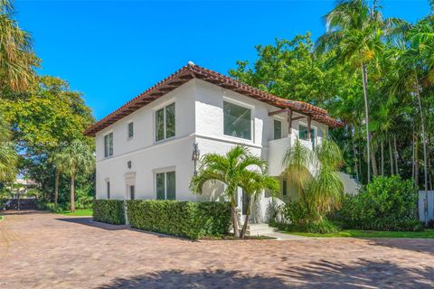 Tiny photo for 4731 Pine Tree Dr, Miami Beach, FL 33140 (MLS # A12027046)