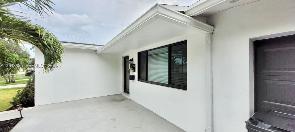Photo of 6730 Charleston St, Hollywood, FL 33024 (MLS # A12013435)