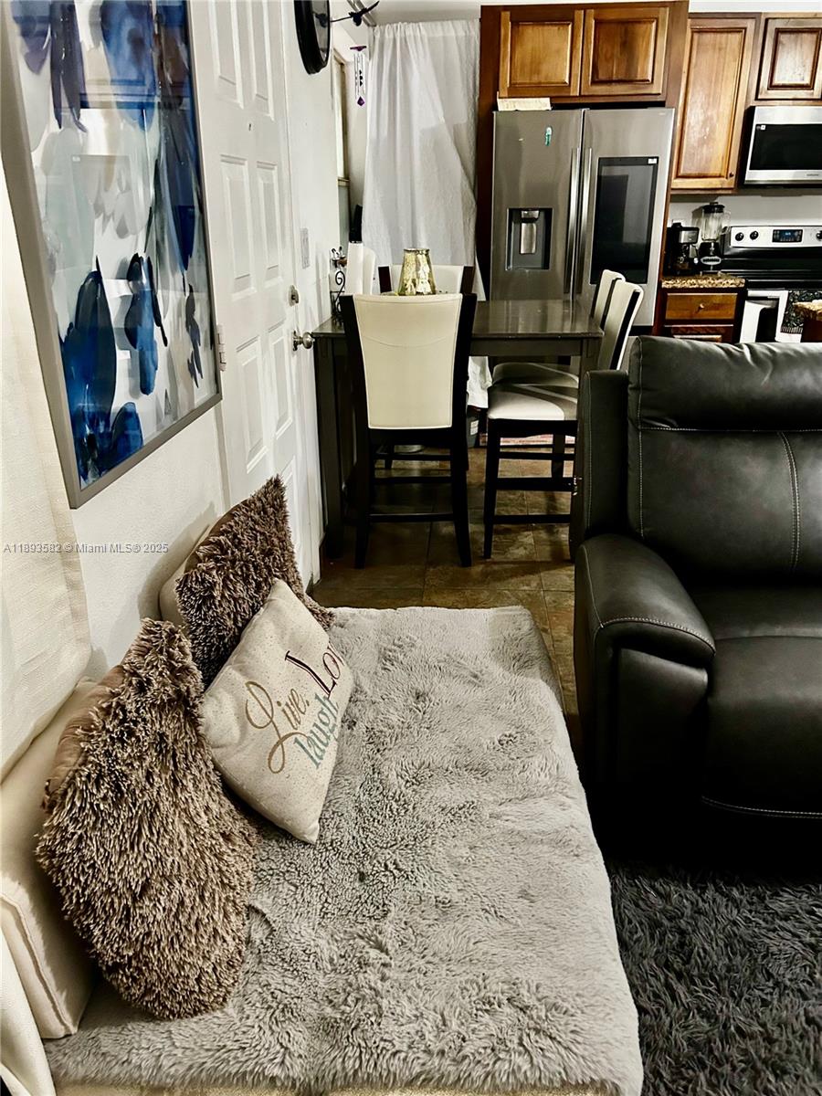 TOWN COLONY CONDO - Residential