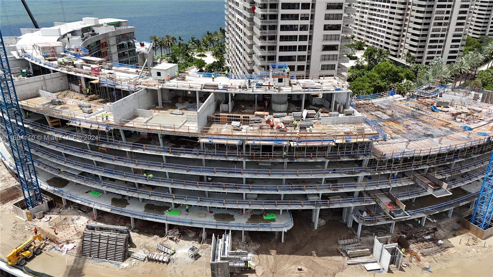 Vita Grove Isle - Residential