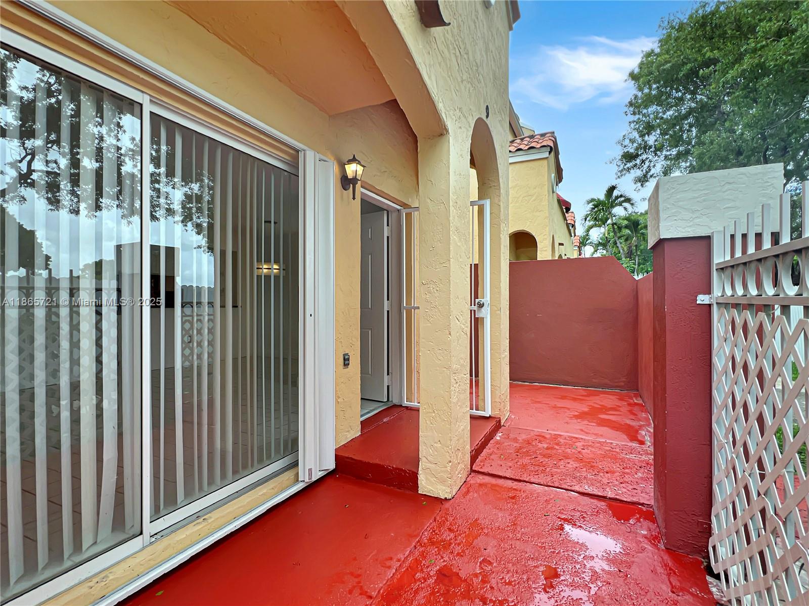 GABLES II TOWNHOMES CONDO - Residential Lease